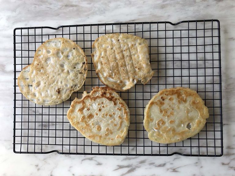 Low Carb Garlic Flatbread | 5 Minute Keto Recipe
